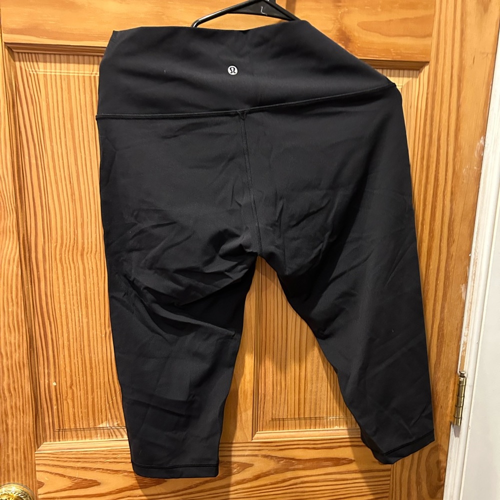 Lululemon crops